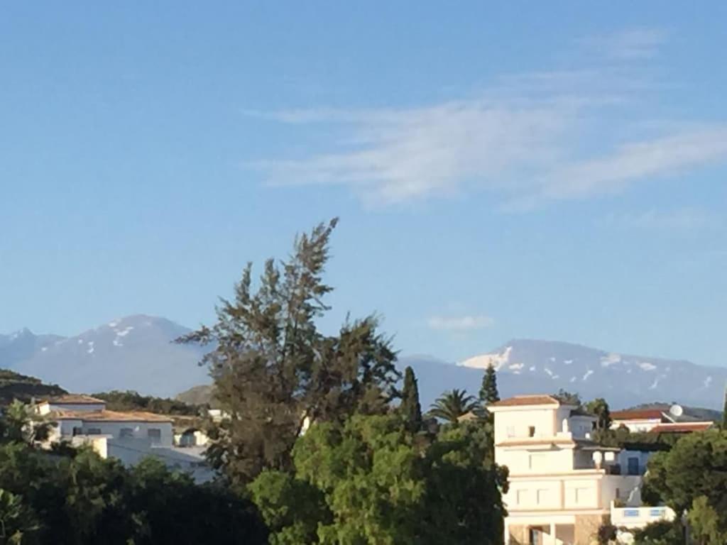 فيلا La Torrecica, Con Caracter Andaluz Y Magnificas Vistas Al Mar Y Sierra Nevada سالوبرينيا المظهر الخارجي الصورة